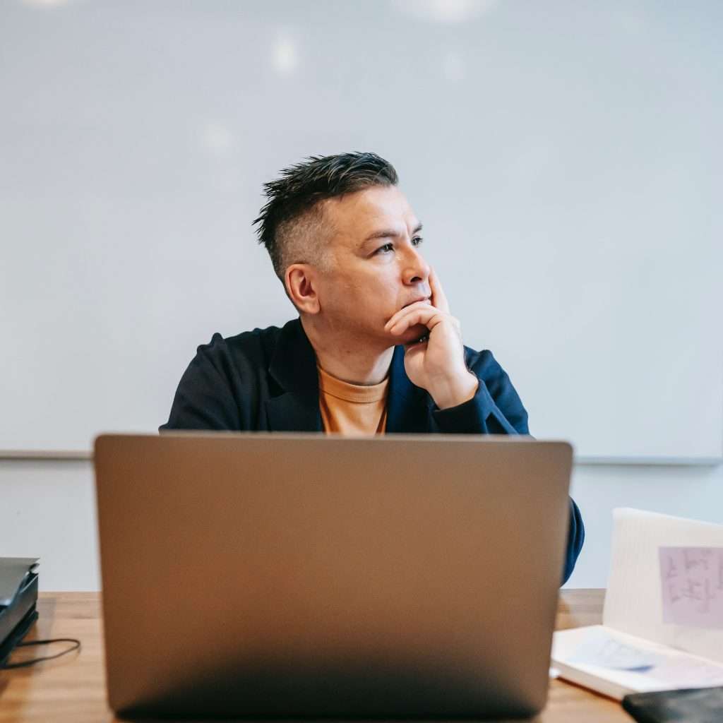 desear y necesitar en la empresa